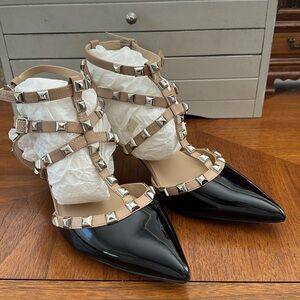 BCBG Riveted Black Patent and Tan Strappy Heels. Size 9.5. Excellent Condition